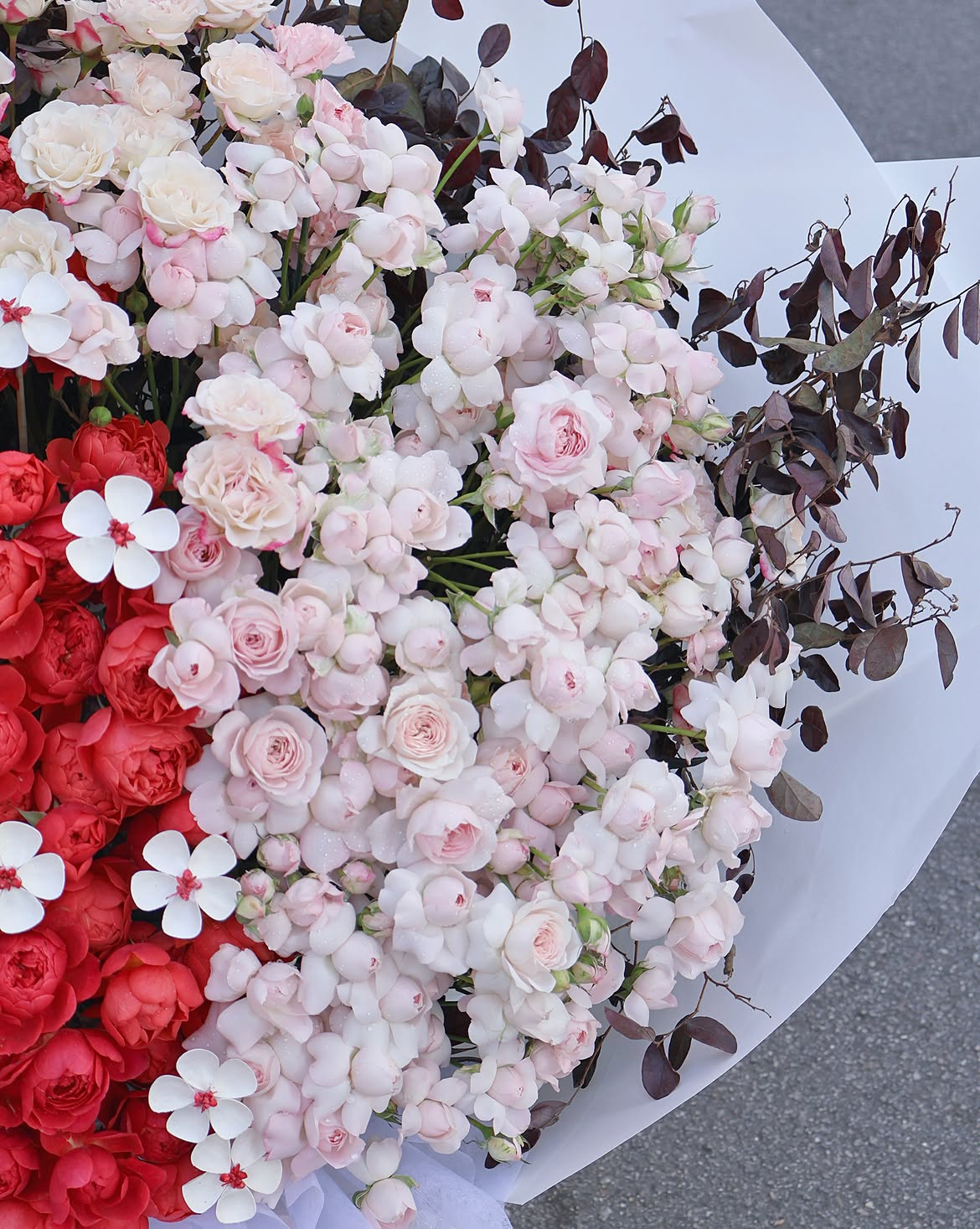 More than just a gift—a flower bouquet from Sam Floral is a silent promise of endless love. 🌹✨ (3) More than just a gift—a flower bouquet from Halyn Bloom is a silent promise of endless love. 🌹✨ 3